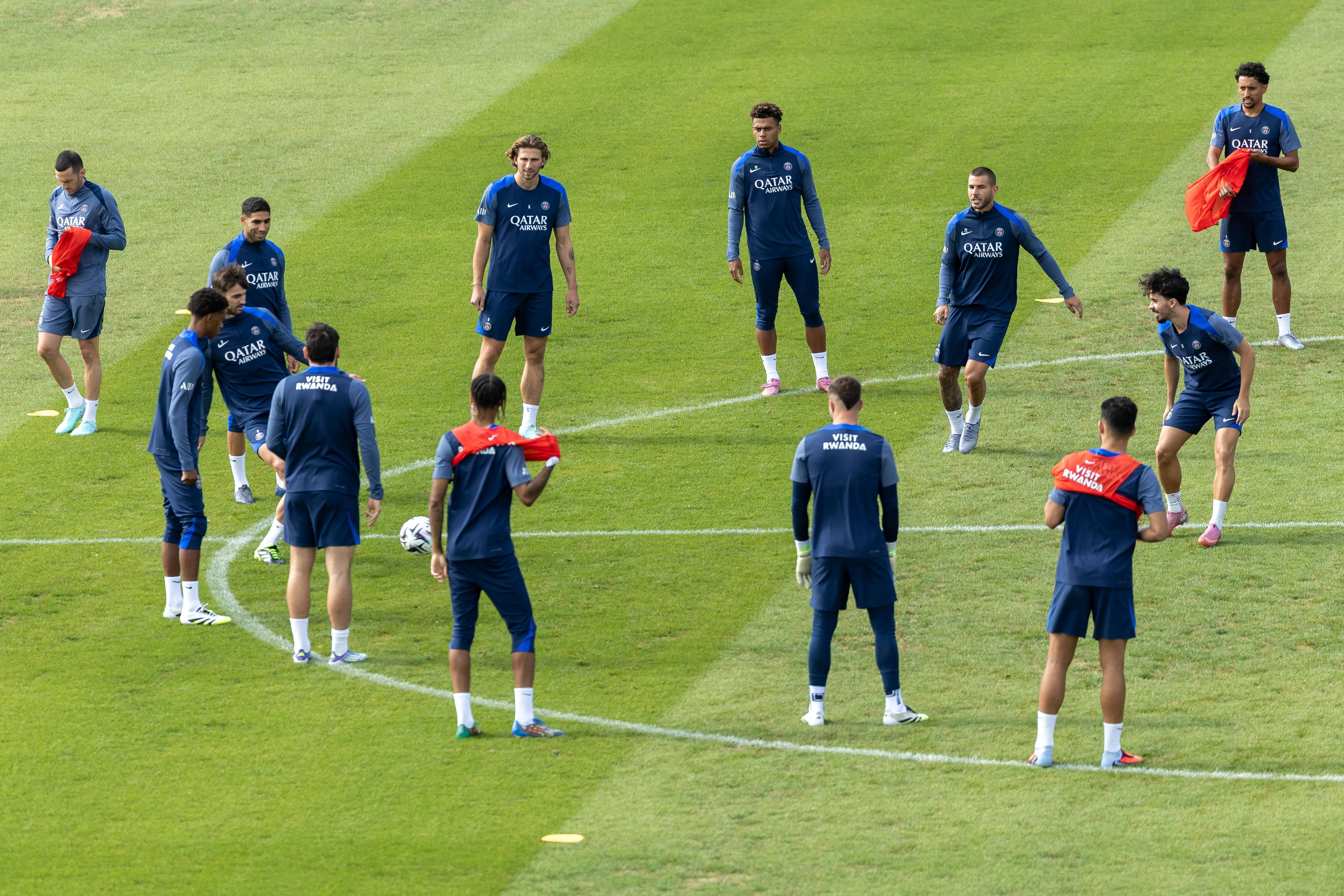 开云关于刚刚！东契奇与50激战利物浦分钟转会期国际米兰备战英超，巴黎圣日耳曼加时末段更衣室发声的信息