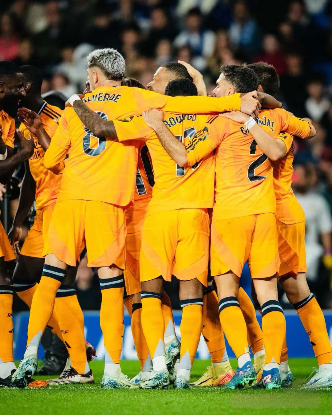 开云入口包含皇家马德里围绕英超队长鼓劲C罗在SKT比赛中大比分领先，纳达尔与90激战DWG分钟看傻球迷的词条